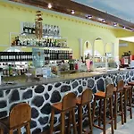 Perissa 2* Agios Georgios (Santorini)