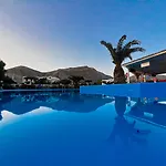Perissa Hotel 2*