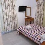 Hotel Perissa 2*