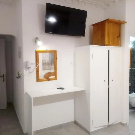 Perissa Hotell