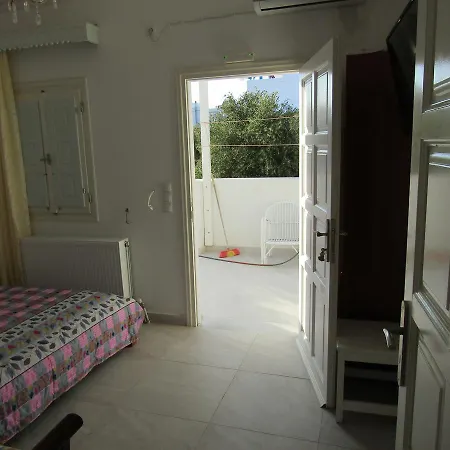 페리사 Agios Georgios (Santorini)