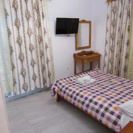 Ξενοδοχείο Perissa 2*
