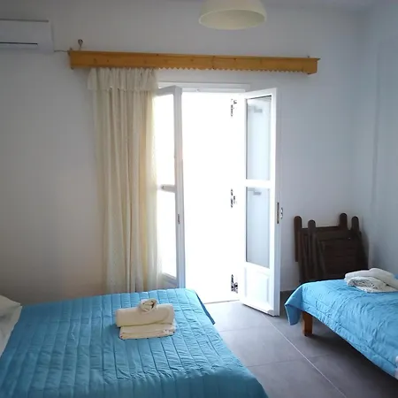 Perissa Hotel 2*